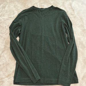 Lululemon Mens basic v-neck long sleeve t